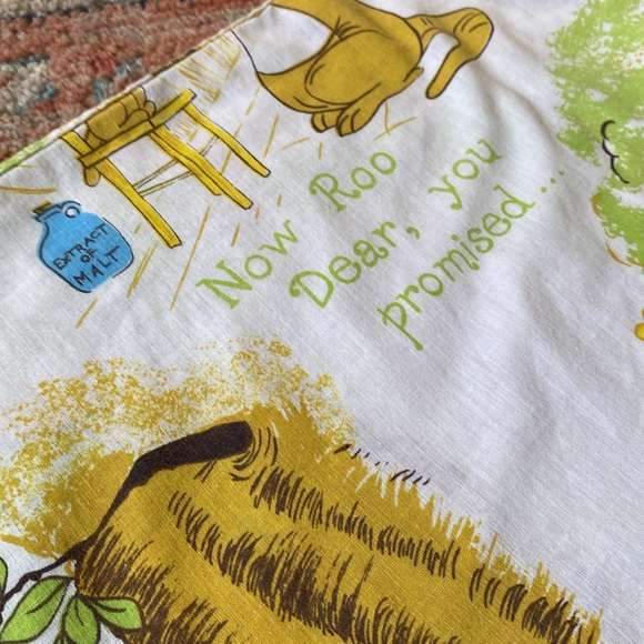 Vintage Winnie the Pooh pillowcase - Picture 3 of 5